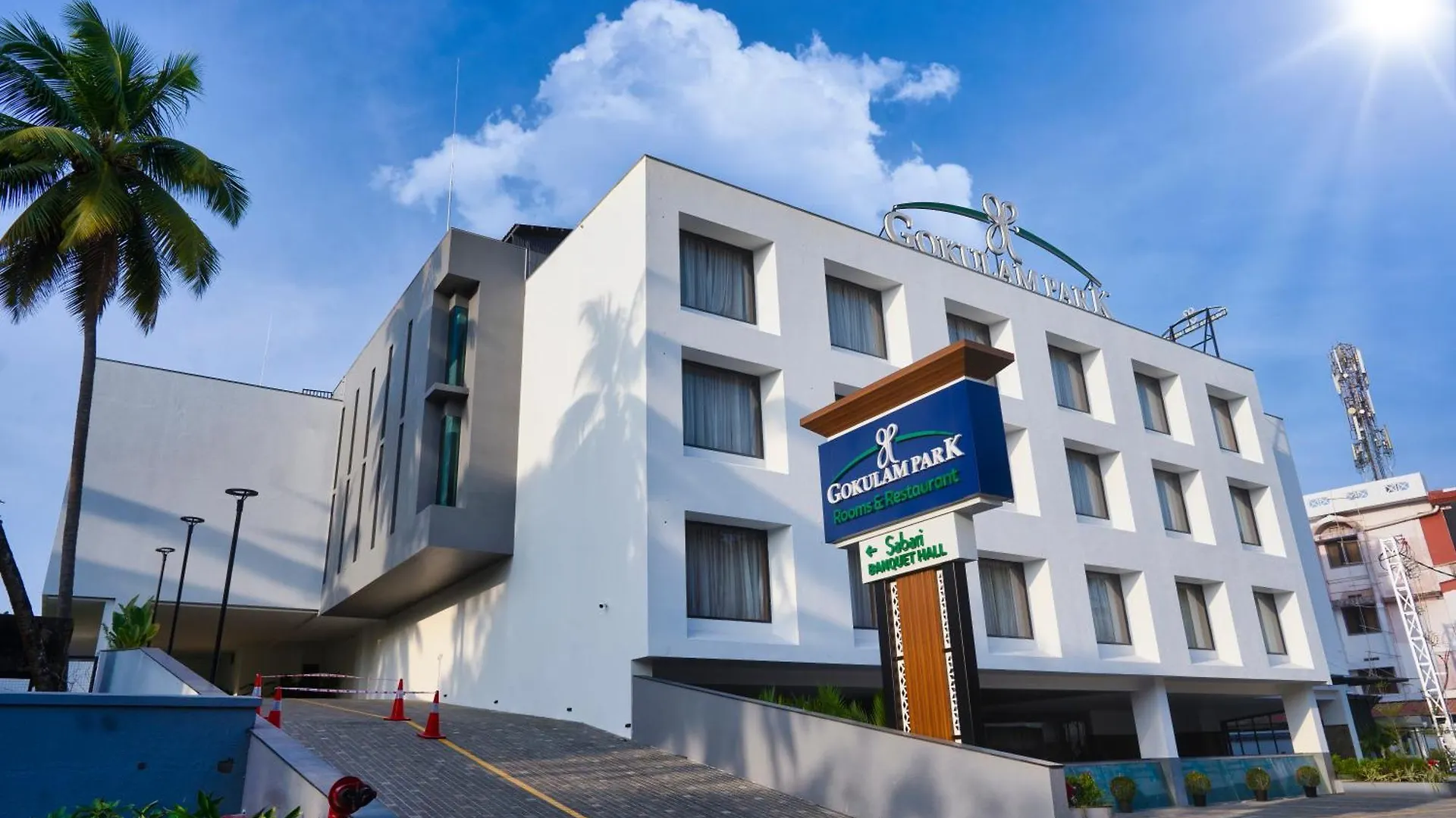 Gokulam Park Guruvayur Hotel 4*,  India